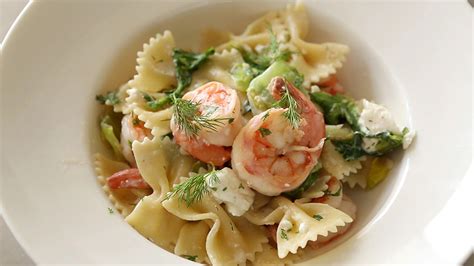 Video Pasta With Escarole And Shrimp Martha Stewart