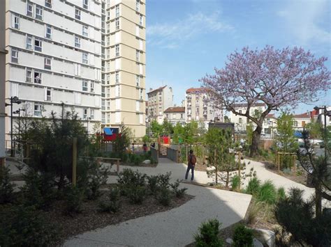 L'adolescente tuée à coups de couteau était âgée de 17 ans. Cité Louis Bertrand - Ivry-sur-Seine (FR) - Rethink