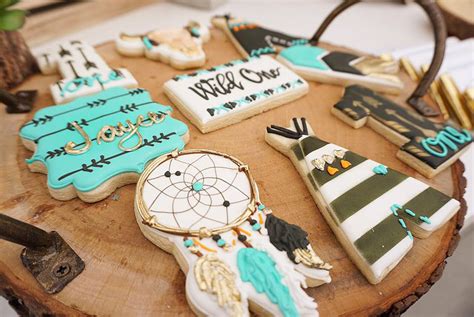 Featuring cute woodland animals, green trees and tribal prints this fun range of plates, cups and decorations will make all your birthday guests go wild! Super Cute "Wild" Boho Chic Party - TINSELBOX