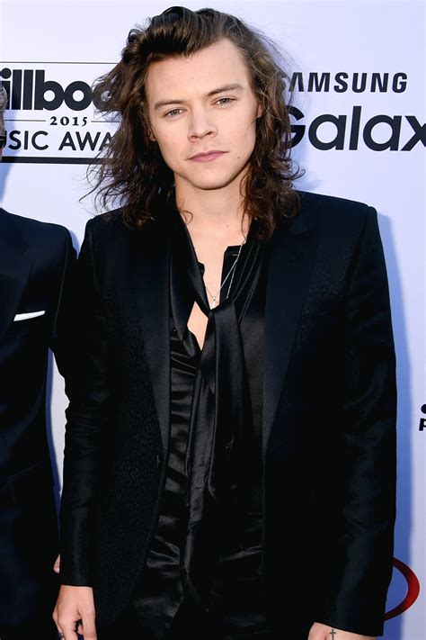 Contact harry styles on messenger. 22 Pictures Showing Harry Styles Style Evolution