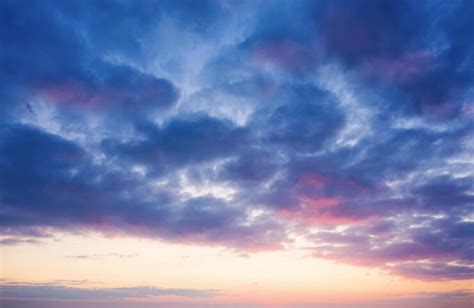 Premium Photo Beautiful Evening Sky With Clouds At Dusk Sunset Sky