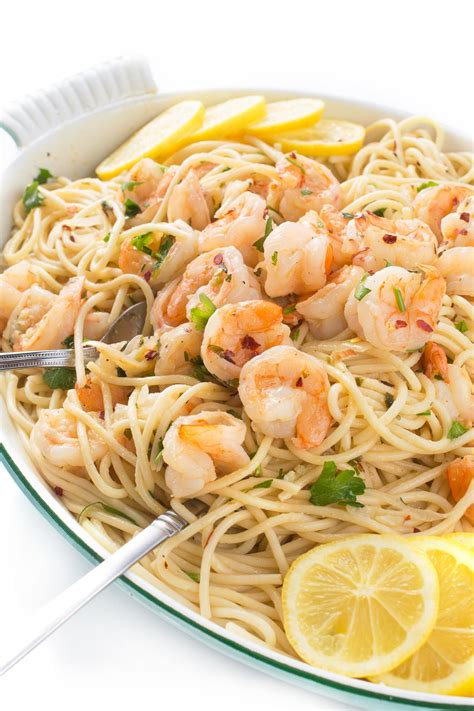 This shrimp scampi recipe is a dream! Shrimp Scampi with Pasta or Zoodles