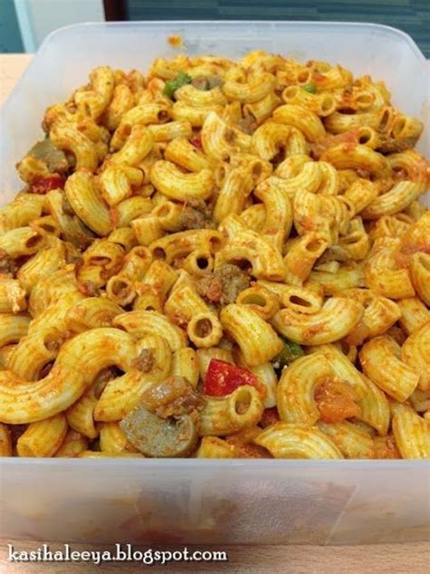 1 bungkus makaroni (rebus empuk) 4 keping slice cheese (mozzarella atau cheddar) ½ kotak susu full cream. RESEPI MACARONI GORENG | Macaroni, Food, Cookery