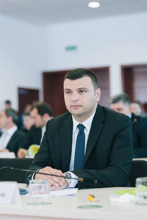 Anunțul a fost făcut astăzi de vicepreședintele consiliului județean arad, sergiu bîlcea, care… Sergiu Bîlcea: „Modernizăm încă 5 drumuri județene ...