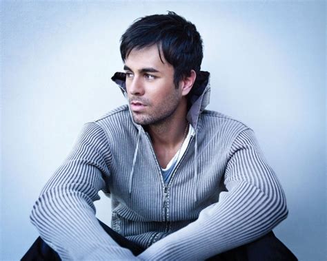 Hold me in your arms, tonight. Enrique Iglesias I ' M Your Man Lyrics | d33blog