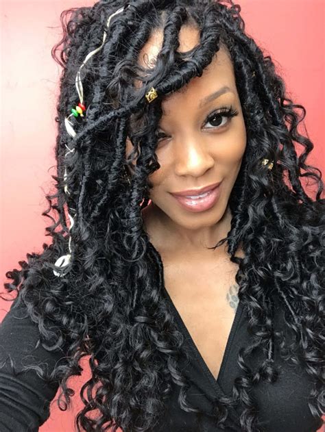 They're called goddess braids, and they're one of the hottest hairstyles for natural and transitioning hair thanks to its protective properties and pleasing visuals. 25 + Stunning Goddess Braids Hairstyles