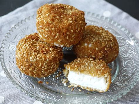 Fromages de chèvre panés au sésame