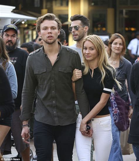 5 Seconds Of Summers Ashton Irwin Confirms Split From Girlfriend