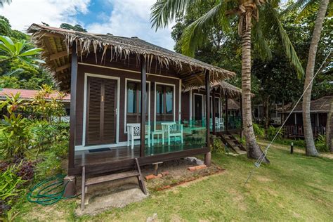 Ve 9 opiniones y 19 fotos de viajeros, y unas grandes ofertas para el pondok tioman, clasificado en el puesto no.25 de 37 hoteles especializados en pulau tioman y con una puntuación de 3,5 sobre 5 en tripadvisor. (2020) 3D2N / 2D1N Snorkeling Package at Coconut Grove ...