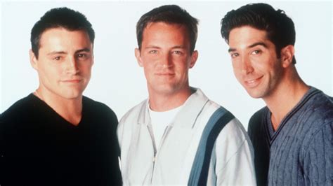 Check spelling or type a new query. So sehen die "Friends"-Stars Joey, Chandler & Ross heute ...