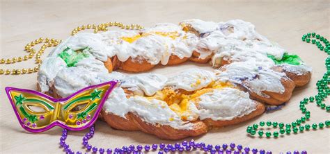 King Cake Filled Medium Nationwide Shipping Nonna Randazzo S Bakery