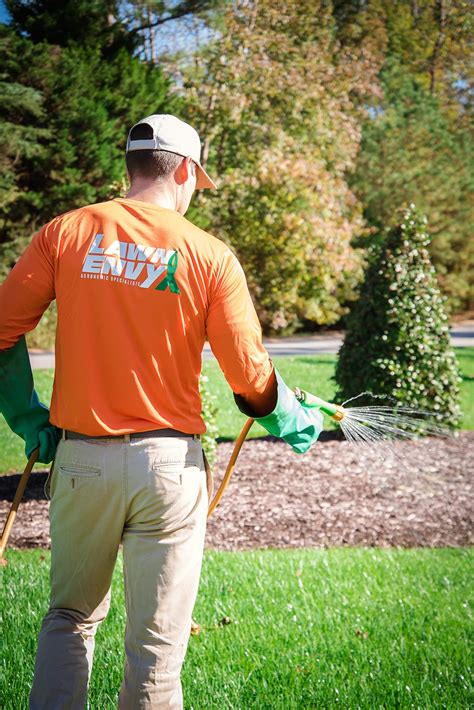 Contact Lawn Envy For Lawn Maintenance Services In Williamsburg Va