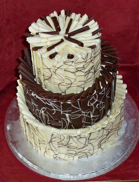 Decorations that won't budge if you have to bring a cake on the road. The Top 20+ Unique Chocolate Cakes - Page 14 of 33