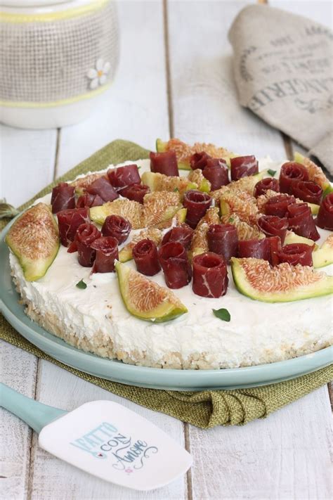 Le torte salate sono una valida alternativa per i nostri pranzi e cene, sono amate un po' da tutti perché sono gustose e molto pratiche da preparare. CHEESECAKE SALATA SENZA COTTURA ricetta base salata e ...