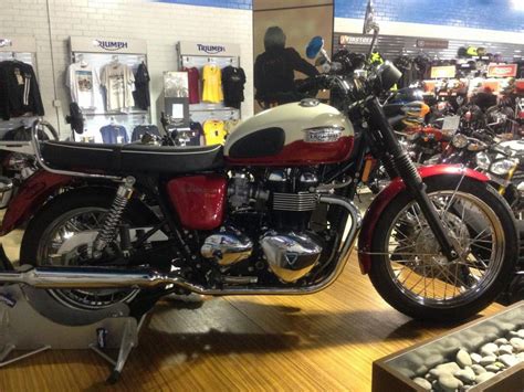 To our knowledge, these are the new bs6 colours images available in india in 2021. 2013 Triumph Bonneville T100 - Two Tone Color for sale on ...