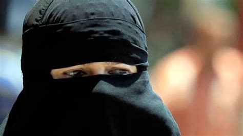 Toronto Court Rules Woman Must Remove Niqab To Testify Cbc News
