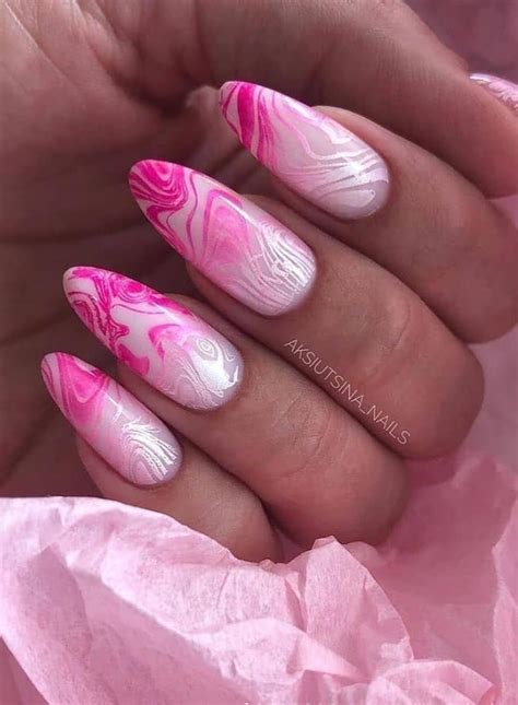 Trendy short almond nails design for creative summer nails 2020 - Cozy