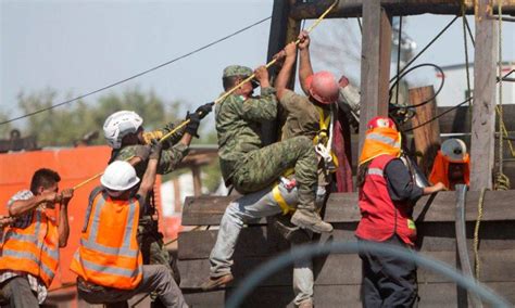 México indemnizará a familias de mineros atrapados y continuarán con el