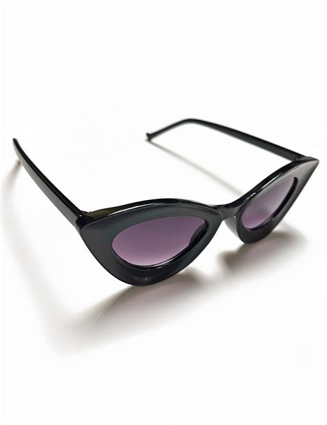 solid black funky 50s cat eye retro sunglasses pinup in a pack