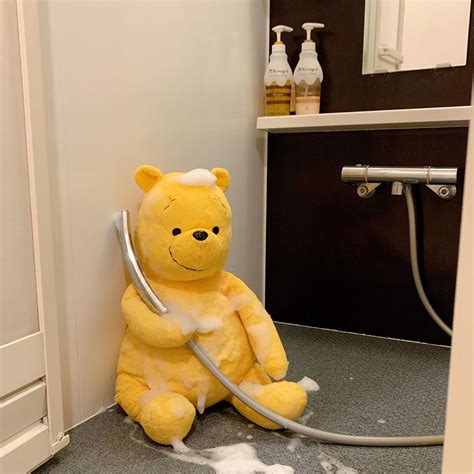 Verkaufe das sofa, da es nicht mehr benötigt wird. Relatable Daily Life Of Winnie-The-Pooh On Instagram With ...