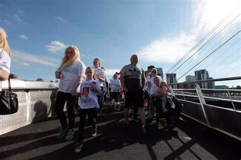 The Alzheimer S Society Memory Walk On The Newcastle Gateshead Quayside