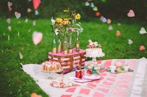 15 ways to throw the best decorated picnic ever wedding inspiration summer picnic wedding