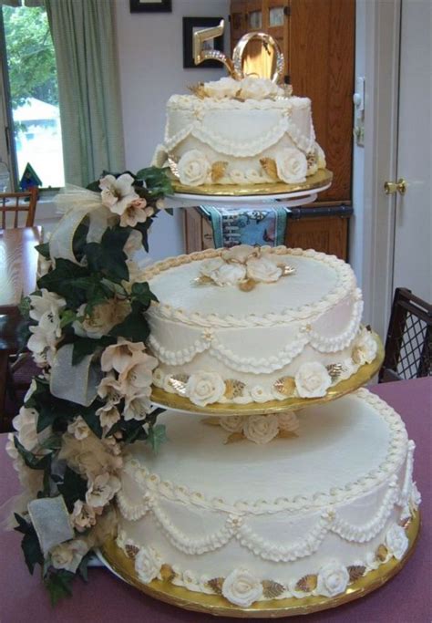 White Wedding Cake Buttery Pecan Buttercream Frosting Enjoy Rushworld