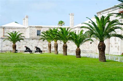 Bermuda verfügt über ein gewähltes abgeordnetenhaus und einen senat (11 mitglieder), dessen mitglieder vom gouverneur ernannt werden. Bermuda Inseln - Erdkunde-Online