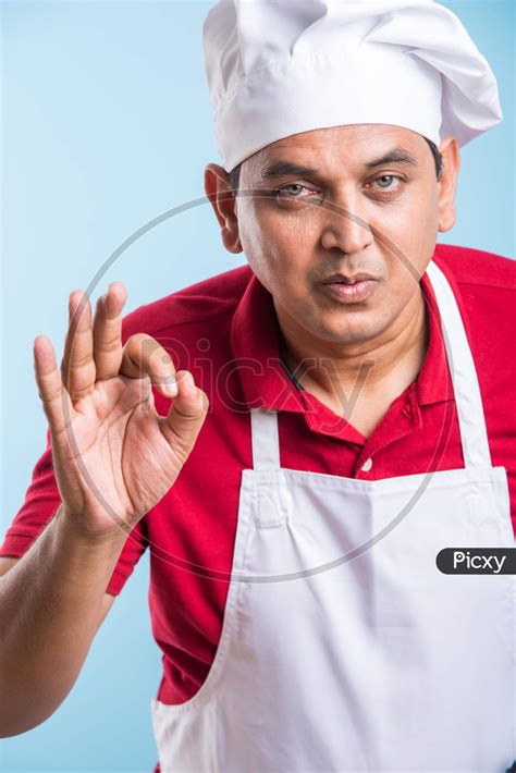 Image Of Indian Male Chef Cook In Apron And Wearing Hat Go147313 Picxy