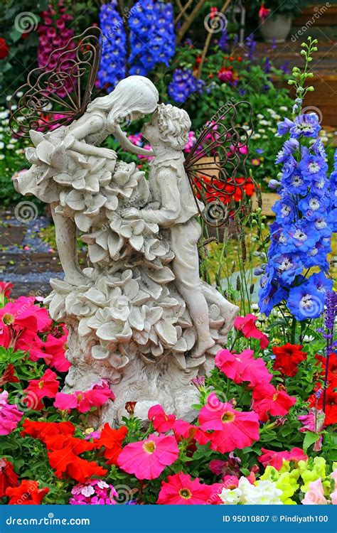 Statue Of Two Young Lovers In The Garden Stock Image Image Of
