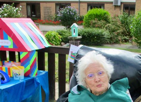 Wisbech Care Home Enjoys The Last Rays Of Sunshine As Beach Comes To