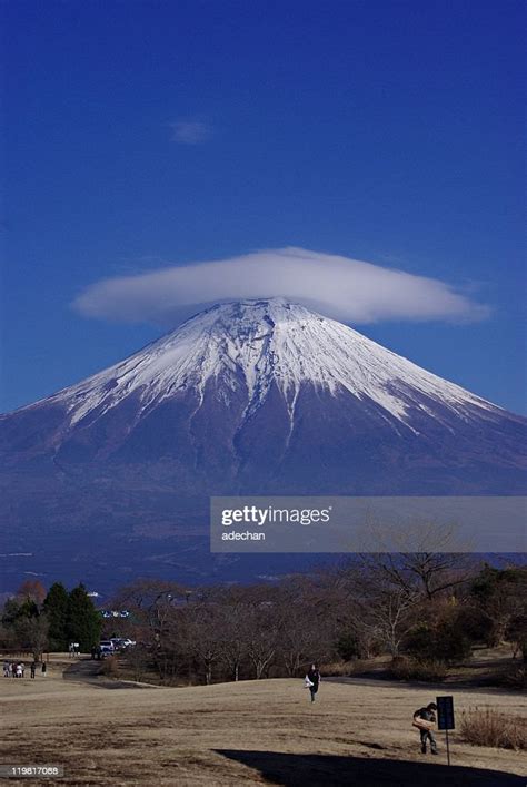 Lenticular Cloud On Top Of Mt Fuji High Res Stock Photo Getty Images