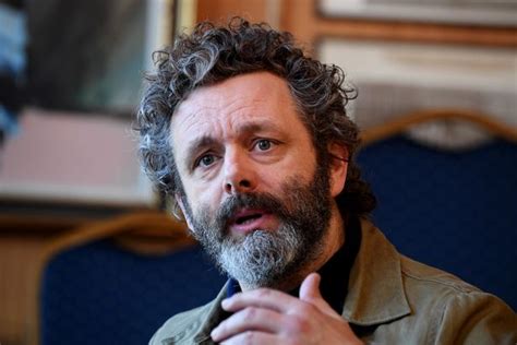 Michael Sheen Vendi Sus Propiedades Para Ayudar A Las Personas Sin