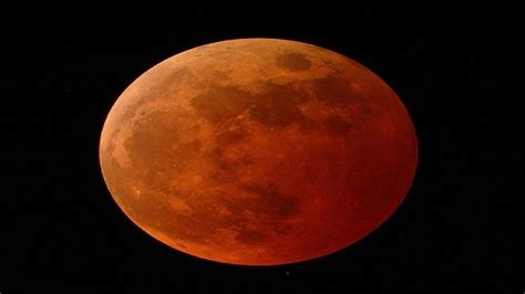 And though poor weather spoiled the view for many people the uk, some astronomers were lucky enough to get a break in the clouds here and there. Lunar Eclipse 2021: Partial phase of eclipse to be visible in India on May 26 | Lunar News ...