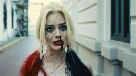 Margot Robbie Presser På For At Filme Harley Quinn Og Poison Ivy