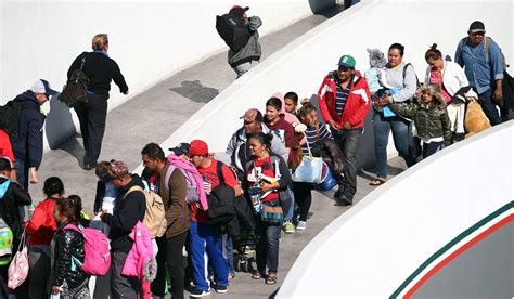 Estados Unidos Recibe A Todos Los Miembros De La Caravana Migrante Que