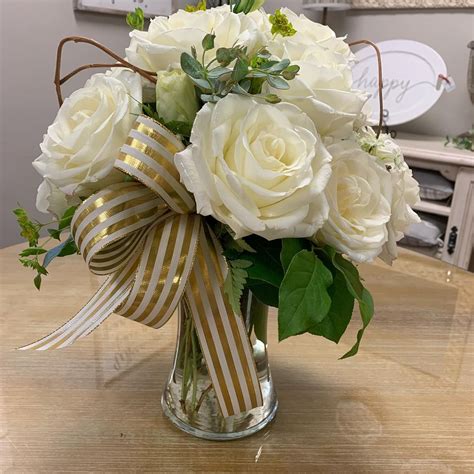 Maybe you would like to learn more about one of these? Classic white roses | Order flowers online, Flower ...