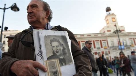 İspanya Hükûmeti Faşist Diktatör Franconun Anıt Mezarını Kaldırmayı
