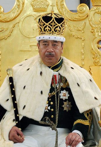 «рождённый стать королем» — британский фэнтезийный фильм режиссёра джо корниша. King George Tupou V, Leader of Tonga, Dies at 63 - The New ...