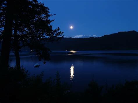 Moon Moon Shine Canim Lake Reflection Hills Lake Trees Night