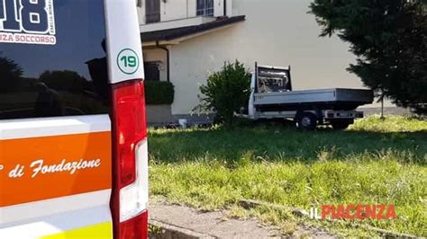 Incidente mortale oggi pomeriggio a piacenza; Con il furgone contro il muro di una casa, incidente ...