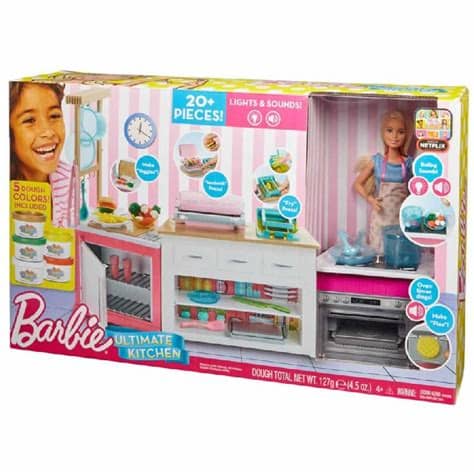 Barbie ha dado una fiesta para sus amigos y ahora es hora de limpiar la cocina. BARBIE LA COCINA DE BARBIE SUPERCHEF