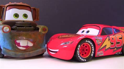 Cars 2 Lightning Mcqueen 124 Scale Diecast W Tow Mater Limited