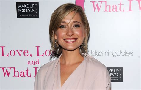 Smallville Star Allison Mack Out On 5m Bail In Sex Cult Case Under