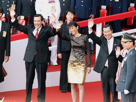 馬英九) is a taiwanese politican. Taiwan President Ma Ying-jeou(L), his wife Chow Mei-ching ...