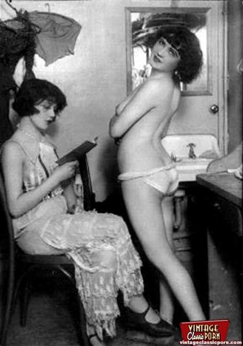 Xxx Hairy Twenties Wifes Showing Their Nat Xxx Dessert Picture 1