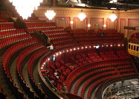 The first carrefour shop (not a hypermarket) opened in 1960, within suburban annecy. Koninklijk Theater Carré in -theaters - Plattegrond, foto ...
