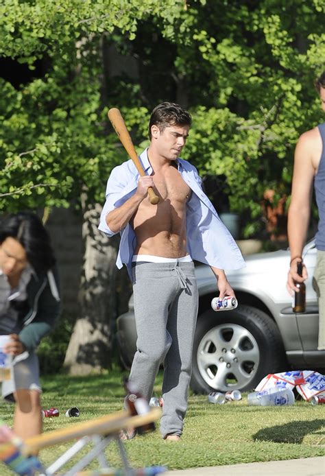 Hot Guys In Sweatpants To Give Thanks For Today