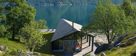 Leland's custom cabins are built on a tradition of quality that's passed down from generation to generation. Snøhetta's ready-made cabin can fit into any landscape ...