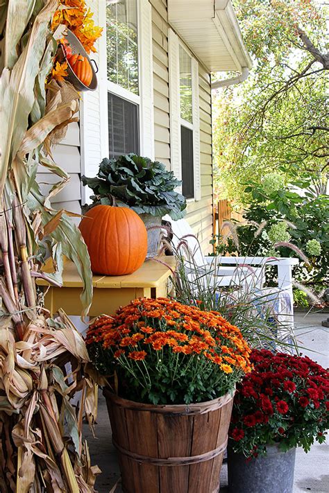 I really like the picture. Fall Porch Decor Farmhouse Style - House of Hawthornes